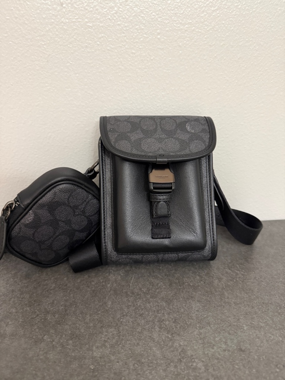 Coach Men’s Black Signature Canvas &Leather Charter North/South Detachable Pouch